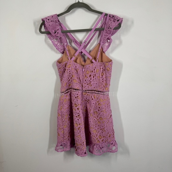 Adelyn Rae Sleeveless Floral Crochet Overlay Nude Lining Lavender Lace Romper XS - Picture 5 of 14
